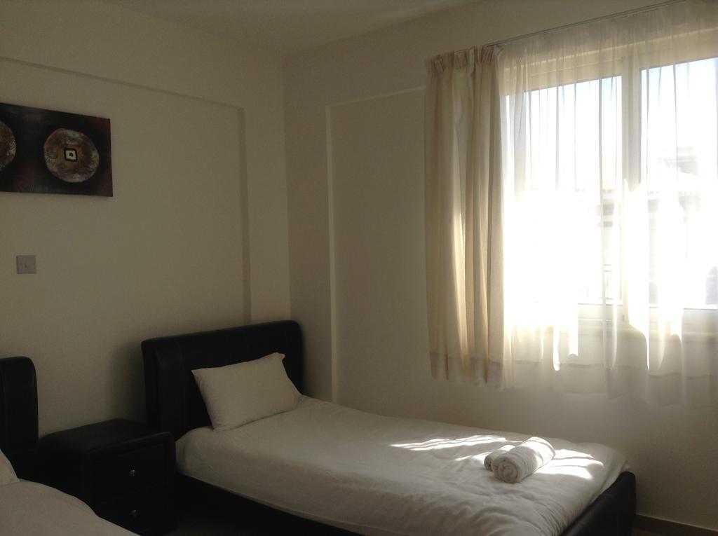 Adriana Holiday Resort 파포스 외부 사진
