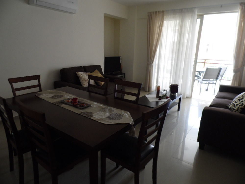 Adriana Holiday Resort 파포스 외부 사진
