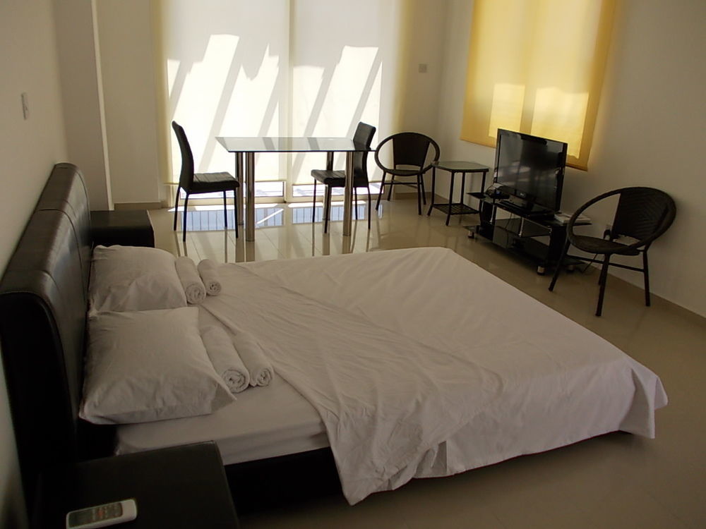 Adriana Holiday Resort 파포스 외부 사진